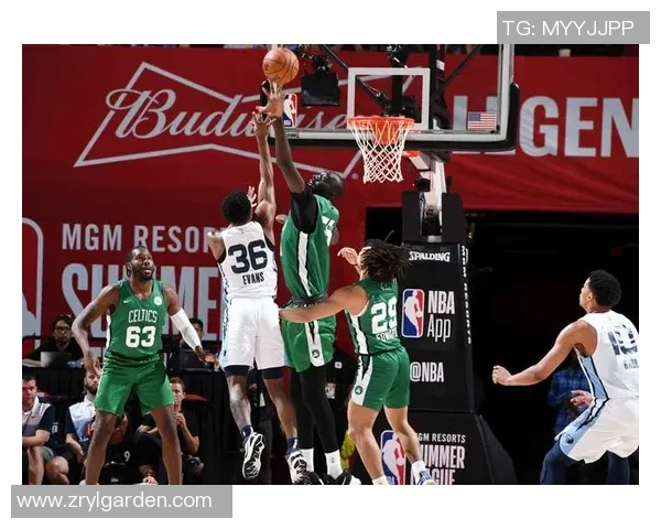 灰熊与爵士夏季联赛精彩对决球员表现引发球迷热议