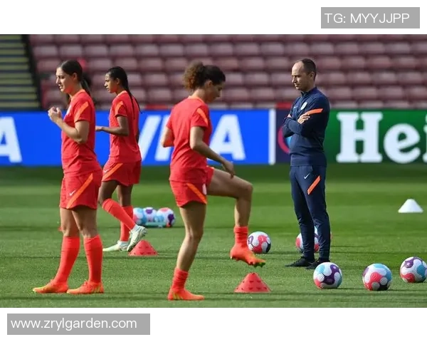 荷兰女足与土耳其女足激战正酣谁能在这场较量中笑到最后